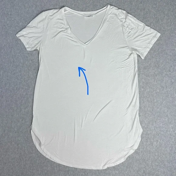 Carly Jean Los Angeles Women's White V-Neck Top - Picture 5 of 5